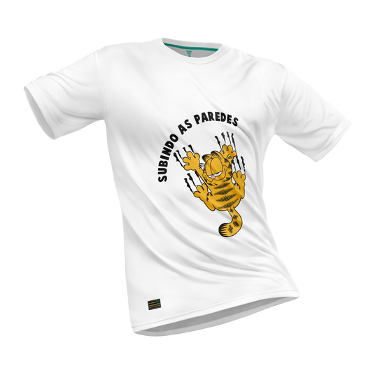Camiseta Manga Curta Garfield Subindo pelas Paredes